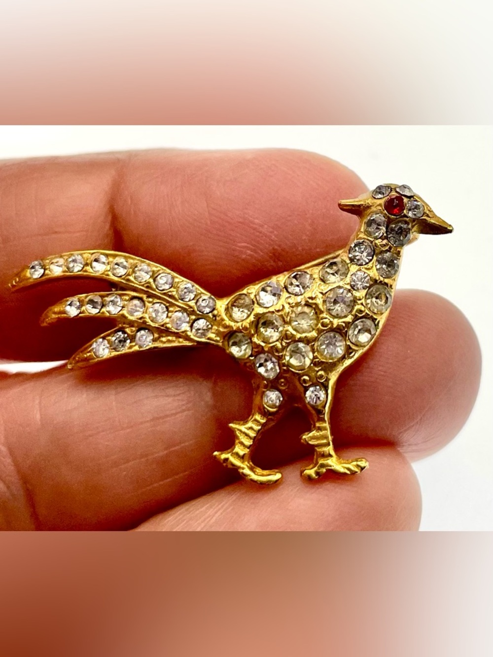 Vintage Rhinestone Bird Gold Tone Brooch Red Eye Figural Mid Century Pin - Picture 6 of 6